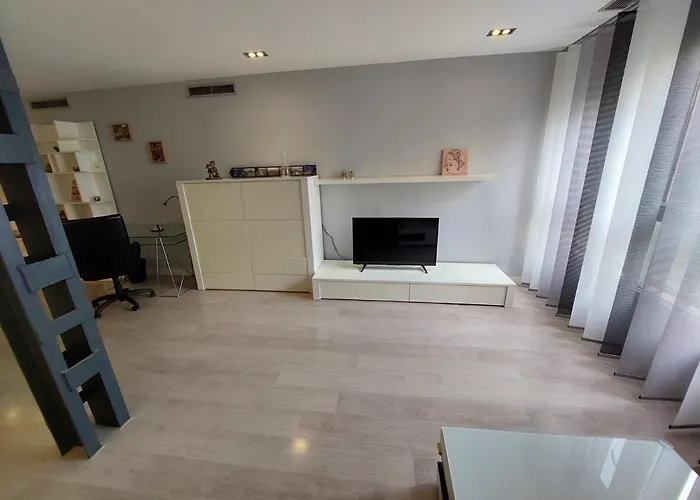 Moderno Y Centrico Piso En Cartagena