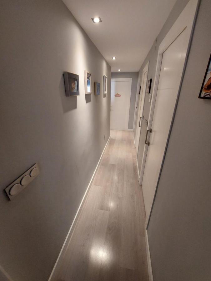 Moderno Y Centrico Piso En Apartment *