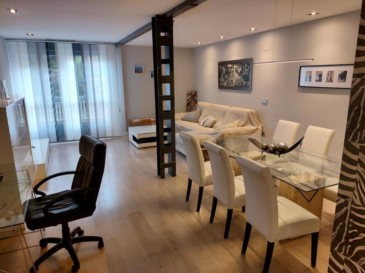 Moderno Y Centrico Piso En Apartment *